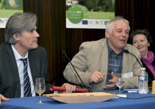 François Thiery, président de l’Agence Bio, entouré de Stéphane Le Foll, ministre de l’Agriculture, et Élisabeth Mercier, directrice de l’Agence Bio, défend une bio innovante parce qu’exigeante.