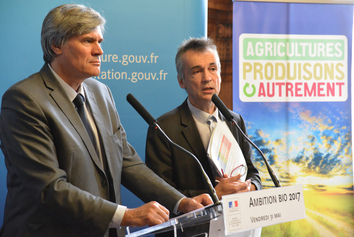 Lors de la présentation du plan, Stéphane Le Foll et Étienne Gangneron, président de l’Agence Bio. 